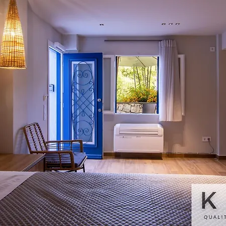 Apartment Seaside Ground Floor Elegant In Fiskardo! 20 Steps From Zavalata Beach! *