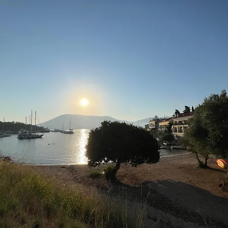 Apartment Seaside Ground Floor Elegant In Fiskardo! 20 Steps From Zavalata Beach!