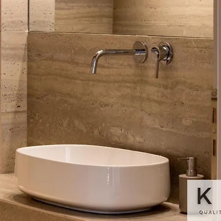 Seaside Ground Floor Elegant In Fiskardo! 20 Steps From Zavalata Beach! 아파트 피스카던