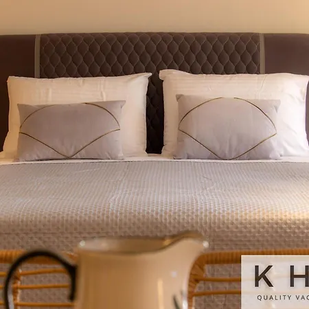 아파트 Seaside Ground Floor Elegant In Fiskardo! 20 Steps From Zavalata Beach! *