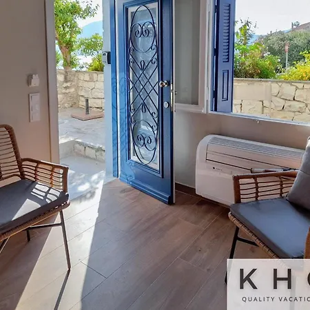 Seaside Ground Floor Elegant In Fiskardo! 20 Steps From Zavalata Beach!